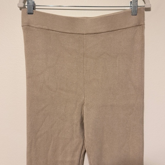 Abercrombie & Fitch Beige Ribbed Knit Flare Wide Leg Slit Pants Size Large - Picture 4 of 7